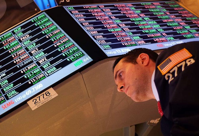 Giới đầu tư xả mạnh cổ phiếu khi lợi suất trái phiếu Mỹ leo cao